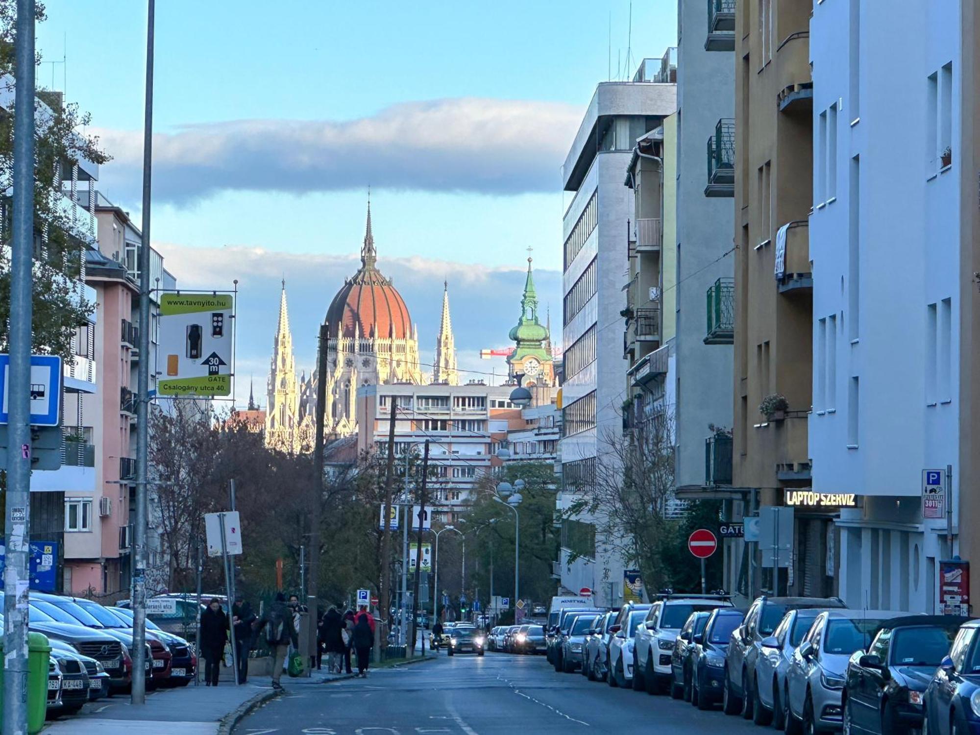 Sunny Castle Apartment Budapest Esterno foto
